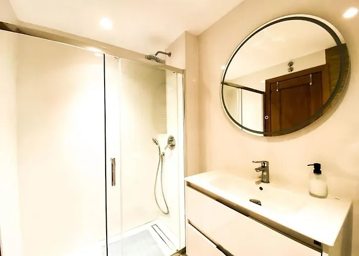 Del Mar 3 Bed Апартаменти *