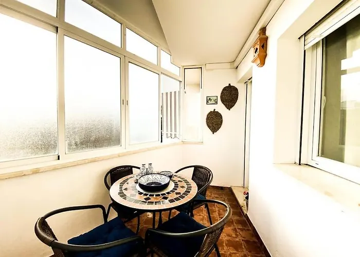 Del Mar 3 Bed Appartement *