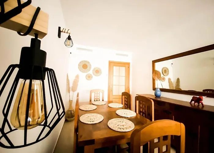 Del Mar 3 Bed Appartement *